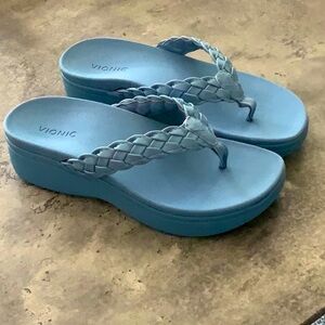 Vionic blue braided sandals